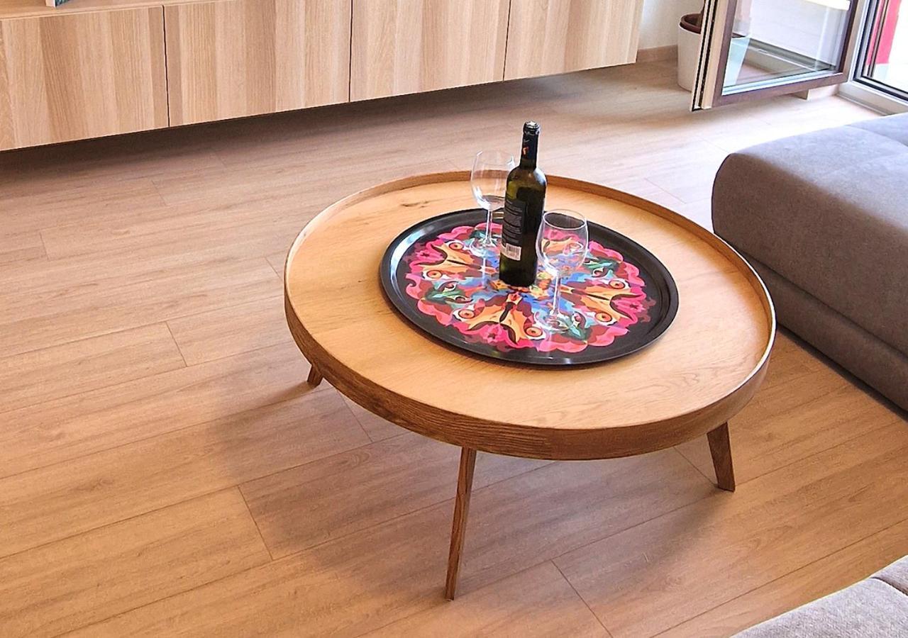 New Cozy 2 Room Pink Apartment Bratislava 058 Bagian luar foto